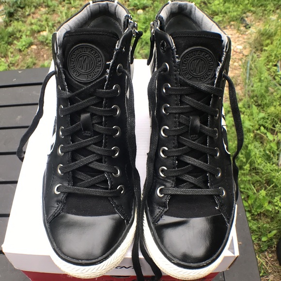 Like new, DKNY CITY WEDGE SNEAKER - Picture 4 of 8
